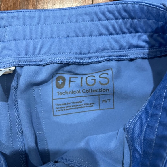 SOLD - FIGS jogger scrub set - Picture 2 of 3